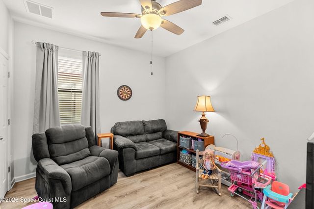 872 Old Country Road SE, Palm Bay, FL 32909