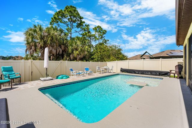 872 Old Country Road SE, Palm Bay, FL 32909