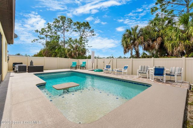 872 Old Country Road SE, Palm Bay, FL 32909