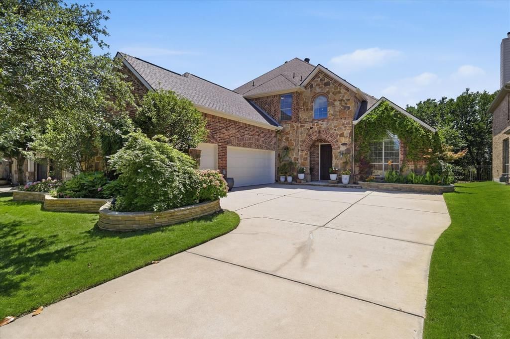 1731 Meadows Avenue, Lantana, TX 76226