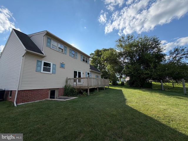 129 BUCHLAND, Ephrata, PA 17522