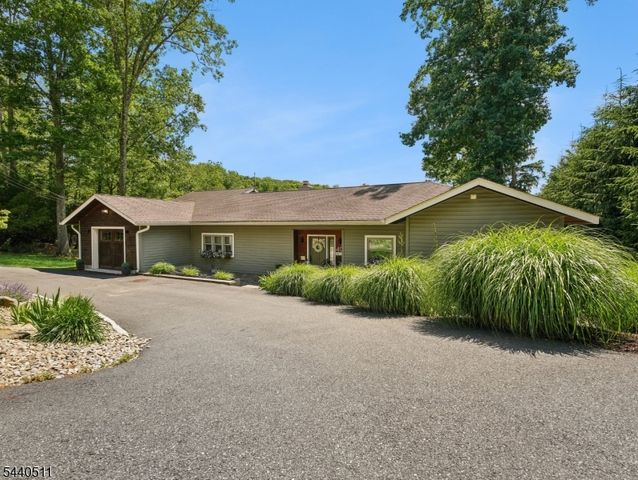 40 N Shore Trl, Sparta Twp., NJ 07871