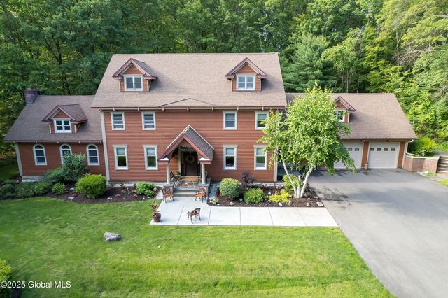 2528 Fawn Ridge, Schodack, NY 12033