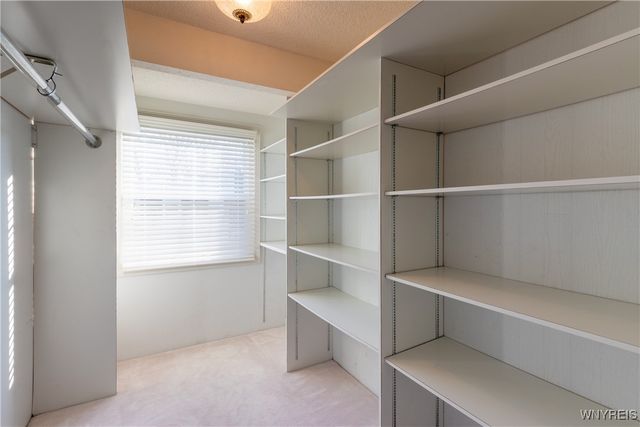 27 Hickory Hill Rd H, Amherst, NY 14221