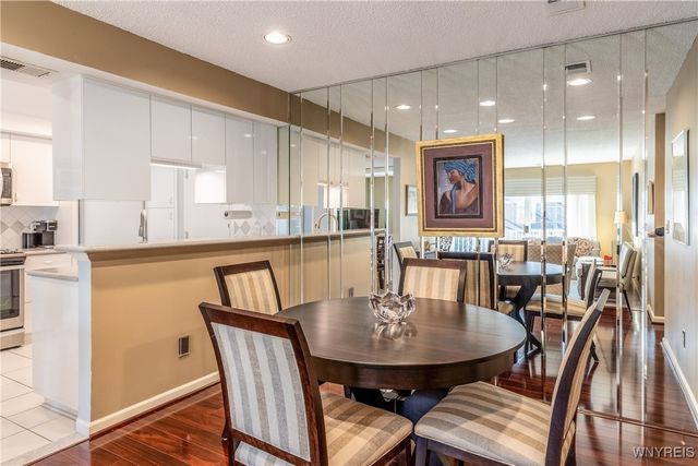 27 Hickory Hill Rd H, Amherst, NY 14221