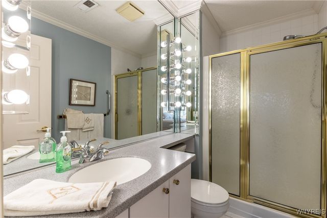 27 Hickory Hill Rd H, Amherst, NY 14221