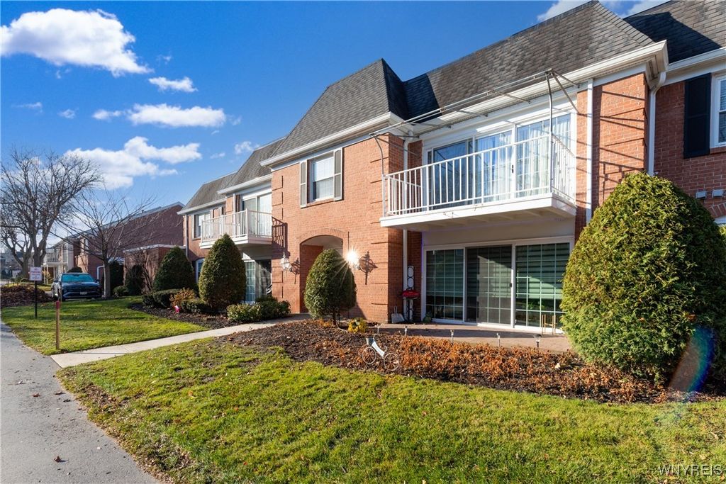 27 Hickory Hill Rd H, Amherst, NY 14221