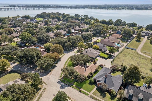 3805 Thornhill Way, Rowlett, TX 75088