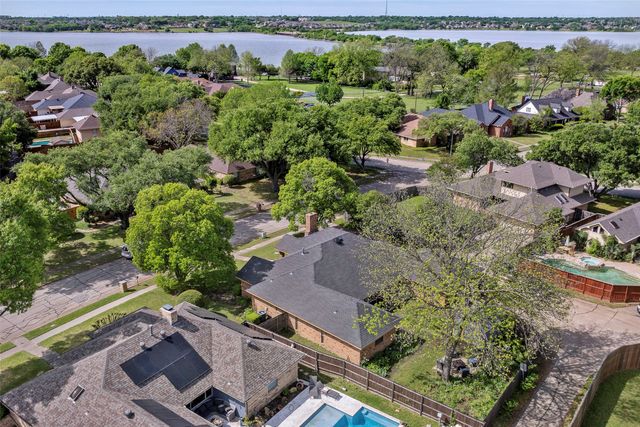 3805 Thornhill Way, Rowlett, TX 75088