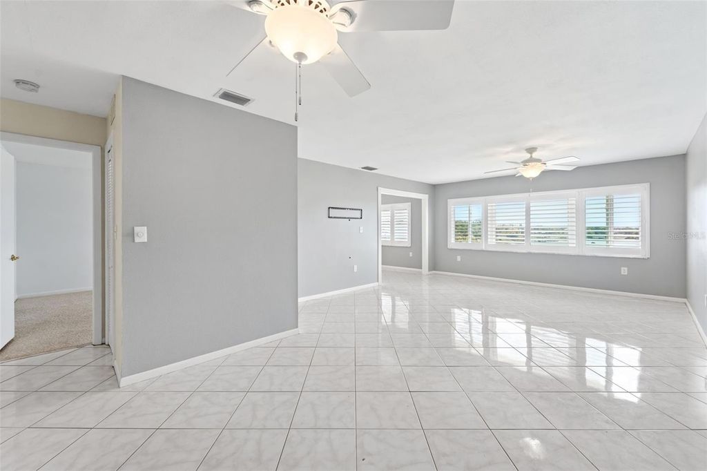 Image 11 of property listing at 100 BLUFF VIEW DRIVE 409C, Belleair Bluffs, FL 33770