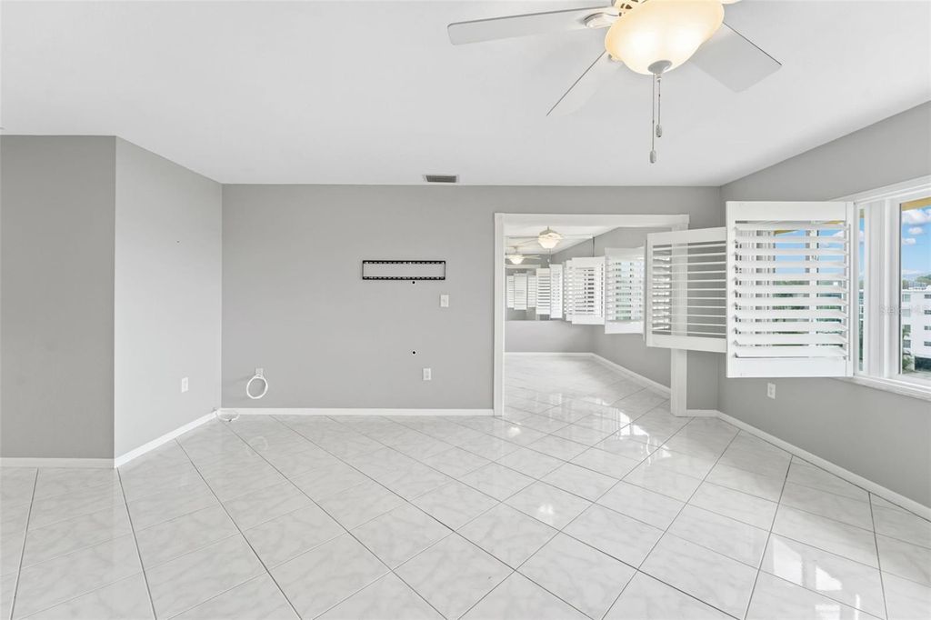 Image 14 of property listing at 100 BLUFF VIEW DRIVE 409C, Belleair Bluffs, FL 33770