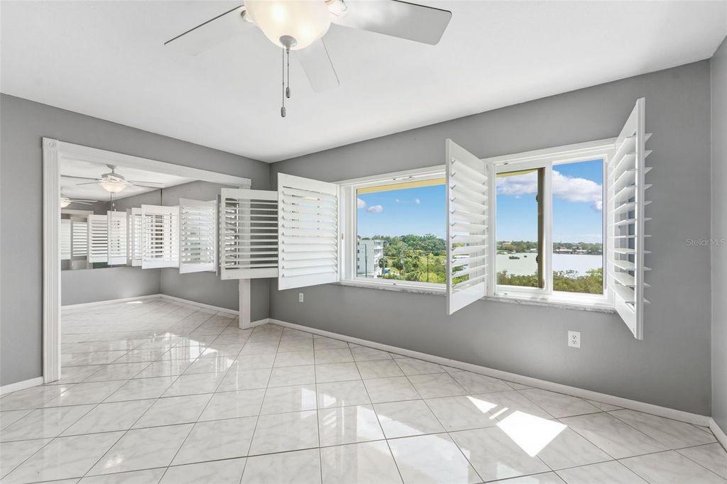 Image 16 of property listing at 100 BLUFF VIEW DRIVE 409C, Belleair Bluffs, FL 33770