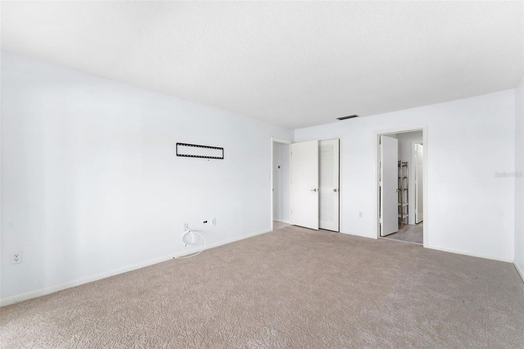 Image 23 of property listing at 100 BLUFF VIEW DRIVE 409C, Belleair Bluffs, FL 33770