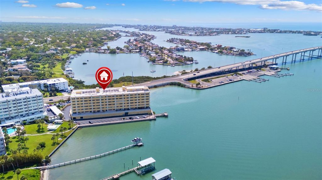 Image 28 of property listing at 100 BLUFF VIEW DRIVE 409C, Belleair Bluffs, FL 33770