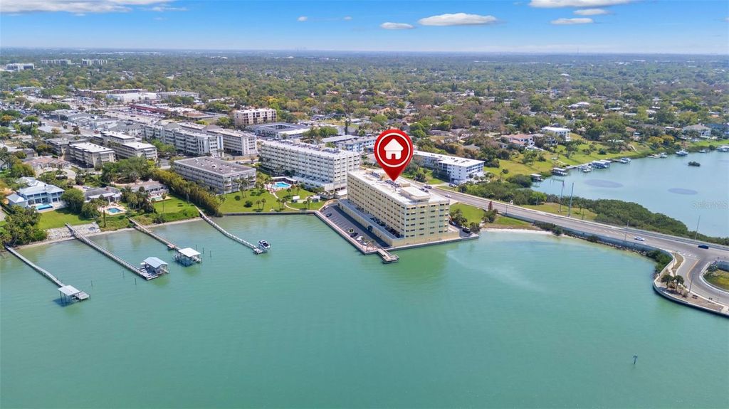 Image 29 of property listing at 100 BLUFF VIEW DRIVE 409C, Belleair Bluffs, FL 33770