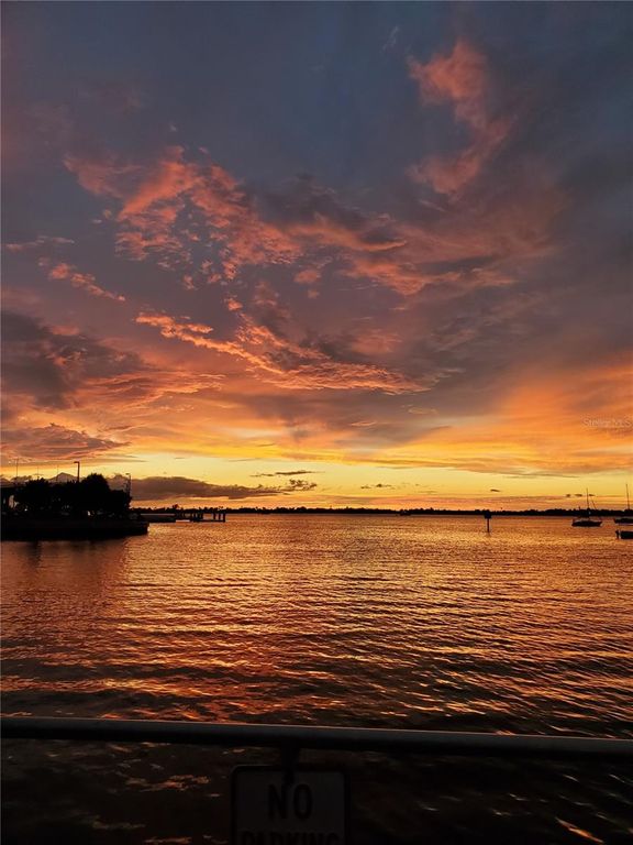 Image 32 of property listing at 100 BLUFF VIEW DRIVE 409C, Belleair Bluffs, FL 33770