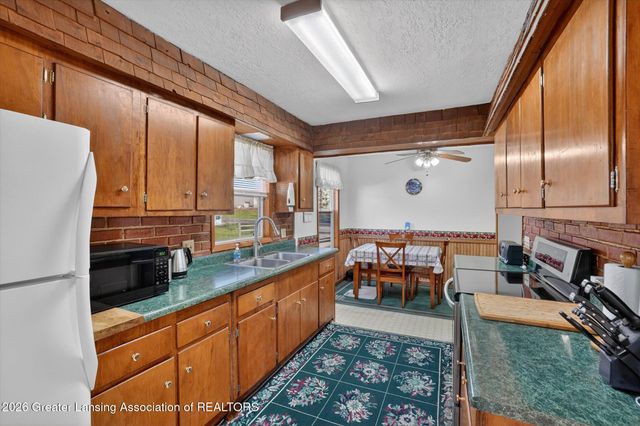 8410 Coleman Road, Haslett, MI 48840