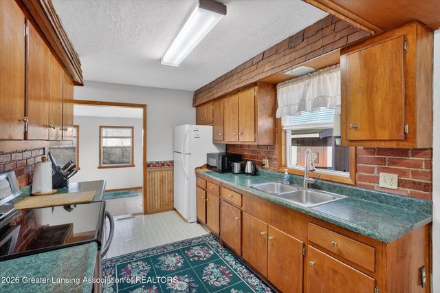 8410 Coleman Road, Haslett, MI 48840