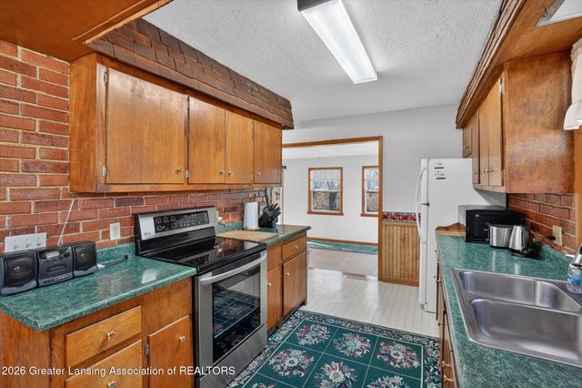 8410 Coleman Road, Haslett, MI 48840