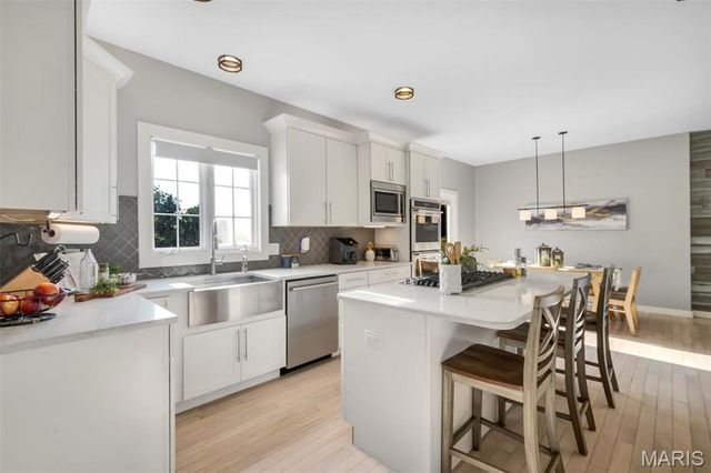 12819 Sarah Ann Court, St Louis, MO 63128