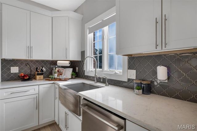 12819 Sarah Ann Court, St Louis, MO 63128