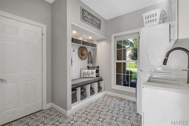 12819 Sarah Ann Court, St Louis, MO 63128