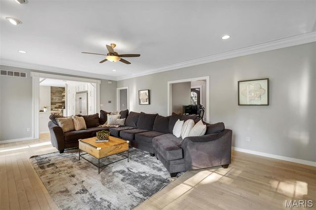 12819 Sarah Ann Court, St Louis, MO 63128