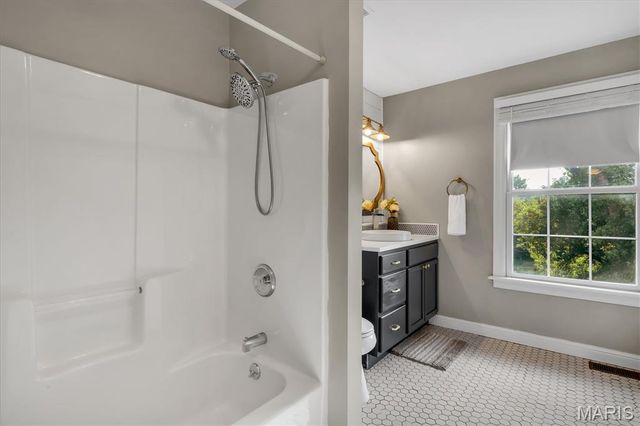 12819 Sarah Ann Court, St Louis, MO 63128