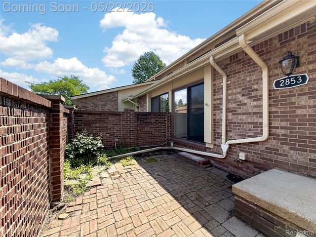 2853 Trailwood Drive, Rochester Hills, MI 48309