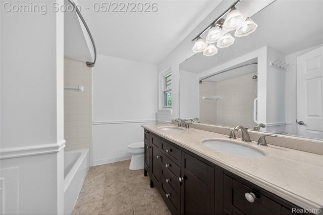 2853 Trailwood Drive, Rochester Hills, MI 48309