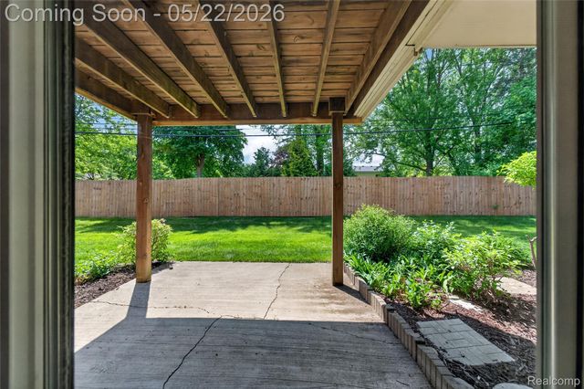 2853 Trailwood Drive, Rochester Hills, MI 48309