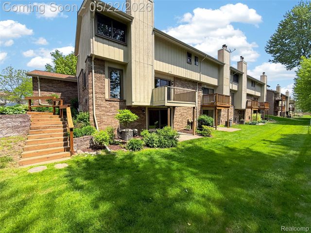 2853 Trailwood Drive, Rochester Hills, MI 48309