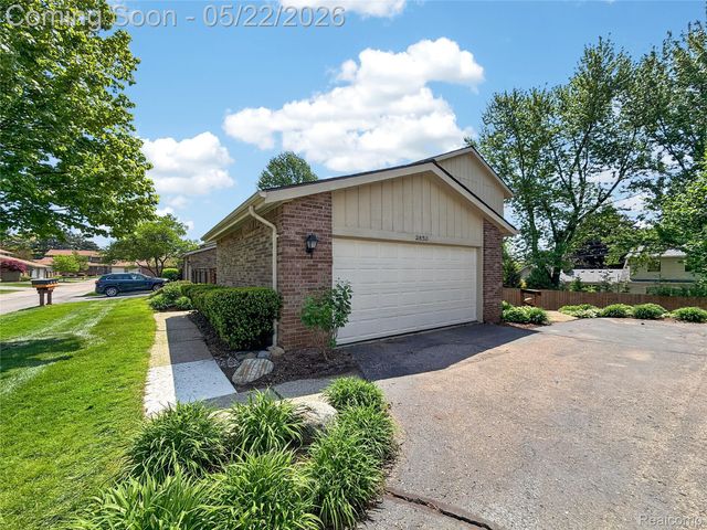 2853 Trailwood Drive, Rochester Hills, MI 48309
