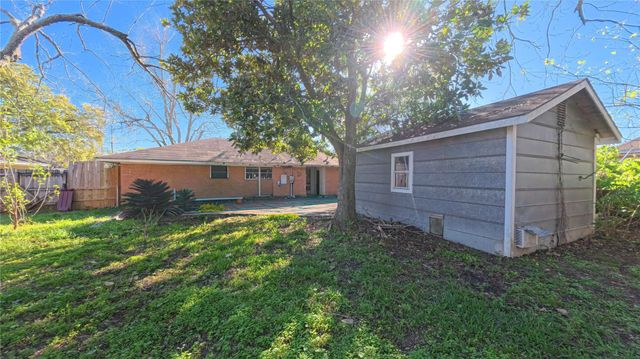 1504 Colby Drive, Baytown, TX 77520