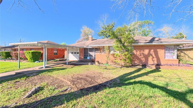 1504 Colby Drive, Baytown, TX 77520