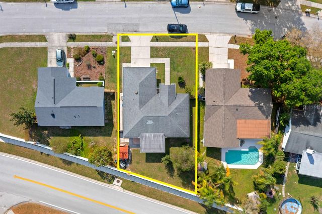 1916 CLOVERDALE COURT, Lutz, FL 33549