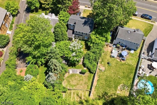 212 Grove Ave, Verona Twp., NJ 07044