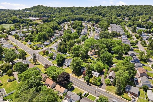 212 Grove Ave, Verona Twp., NJ 07044