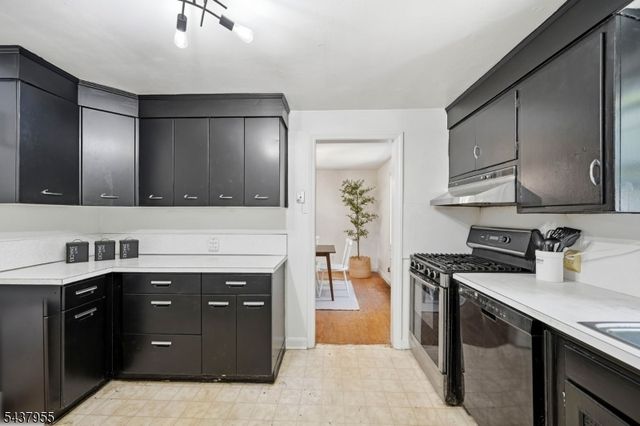 212 Grove Ave, Verona Twp., NJ 07044