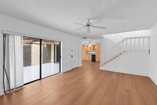 1611 16th Terrace, Palm Beach Gardens, FL 33418