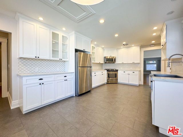 922 W KENSINGTON Road, Los Angeles, CA 90026