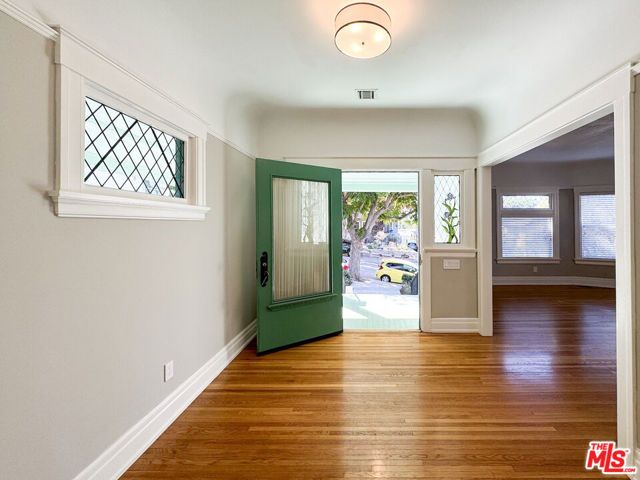 922 W KENSINGTON Road, Los Angeles, CA 90026