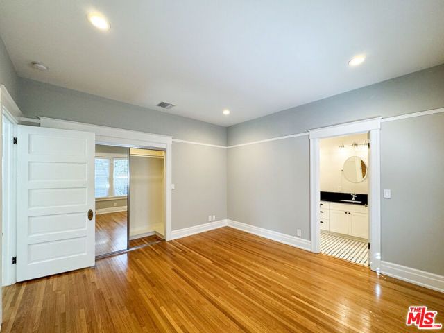 922 W KENSINGTON Road, Los Angeles, CA 90026