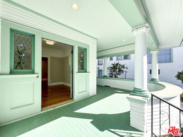 922 W KENSINGTON Road, Los Angeles, CA 90026