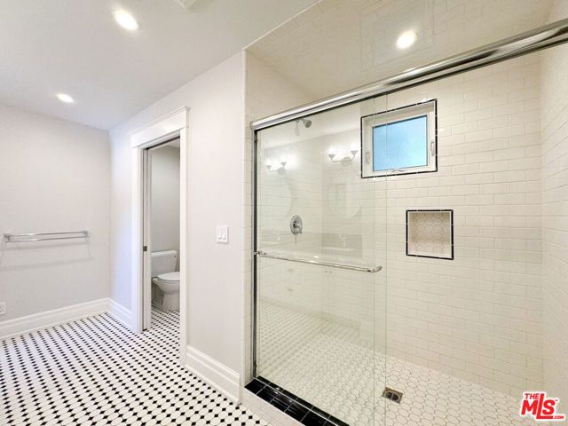 922 W KENSINGTON Road, Los Angeles, CA 90026