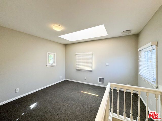 922 W KENSINGTON Road, Los Angeles, CA 90026