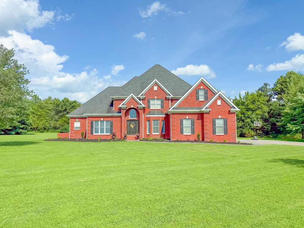 275 N Crescentview Rd, Pulaski, TN 38478
