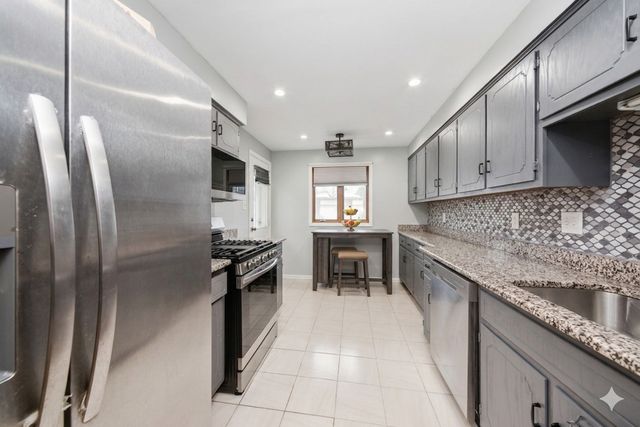 10626 Ridgeland Avenue 1D, Chicago Ridge, IL 60415