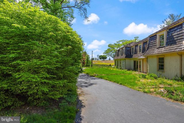 176 ABRAHAMS LN, Villanova, PA 19085