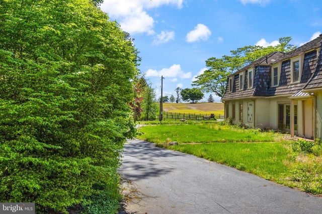 176 ABRAHAMS LN, Villanova, PA 19085